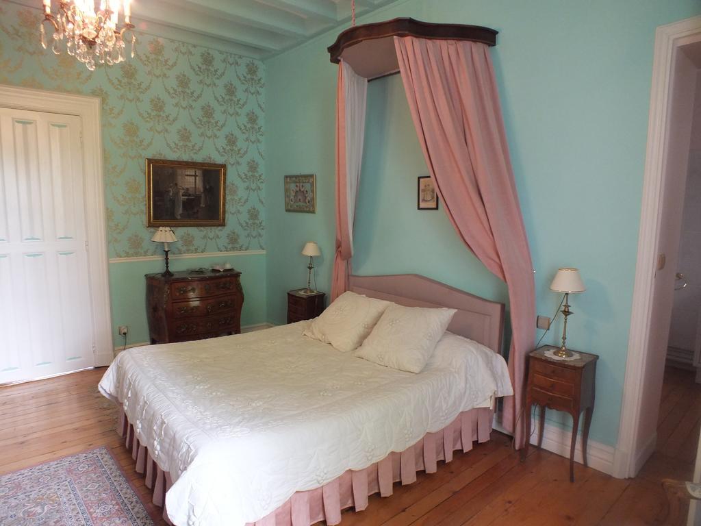 ชาโต เด นาเซ Bed & Breakfast Vivy ภายนอก รูปภาพ