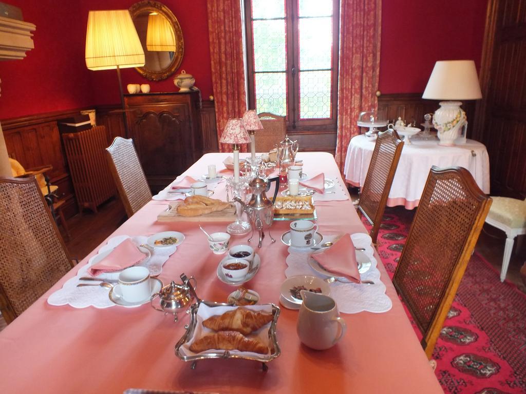 ชาโต เด นาเซ Bed & Breakfast Vivy ภายนอก รูปภาพ