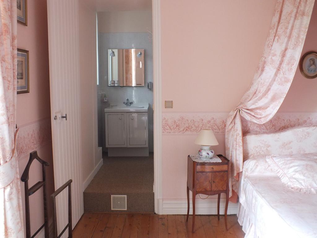 ชาโต เด นาเซ Bed & Breakfast Vivy ภายนอก รูปภาพ